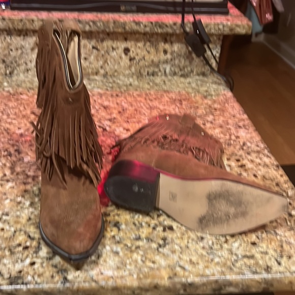 Cavender’s Girl Fringe boots - Picture 3 of 3